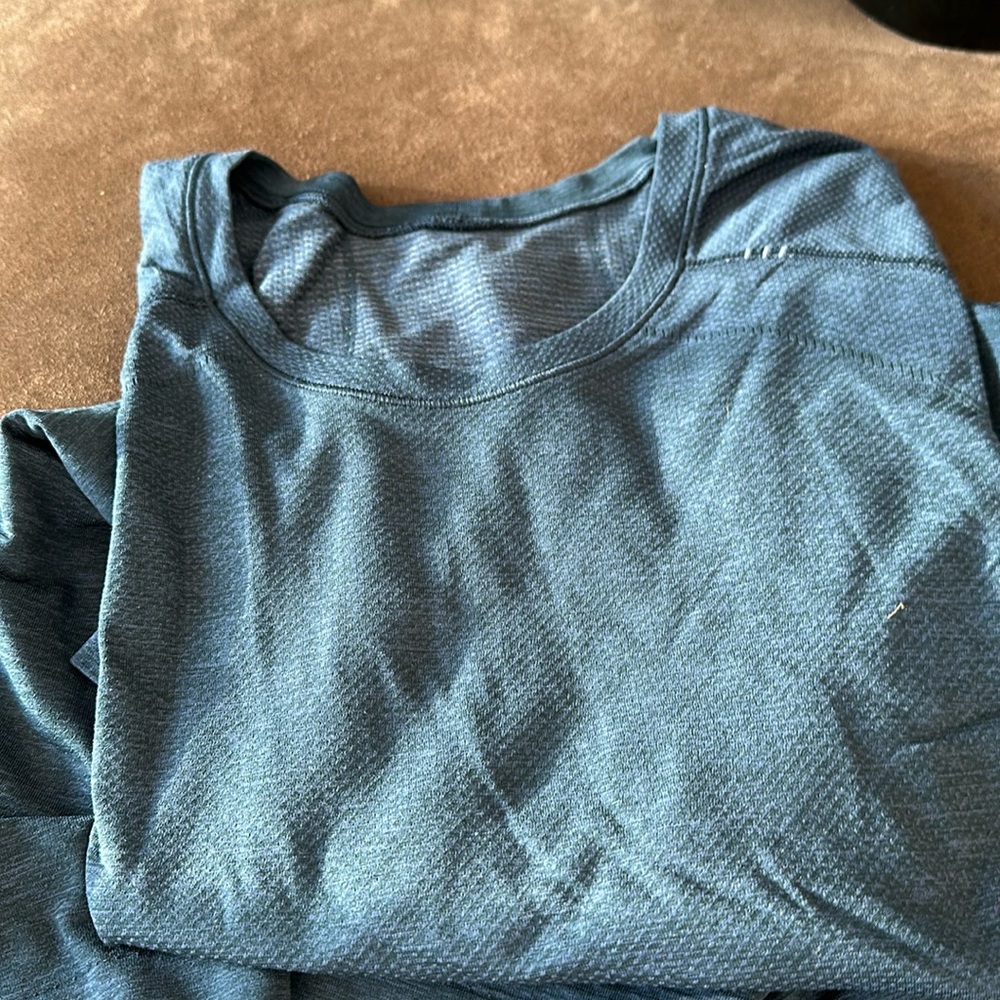 Lululemon T shirt